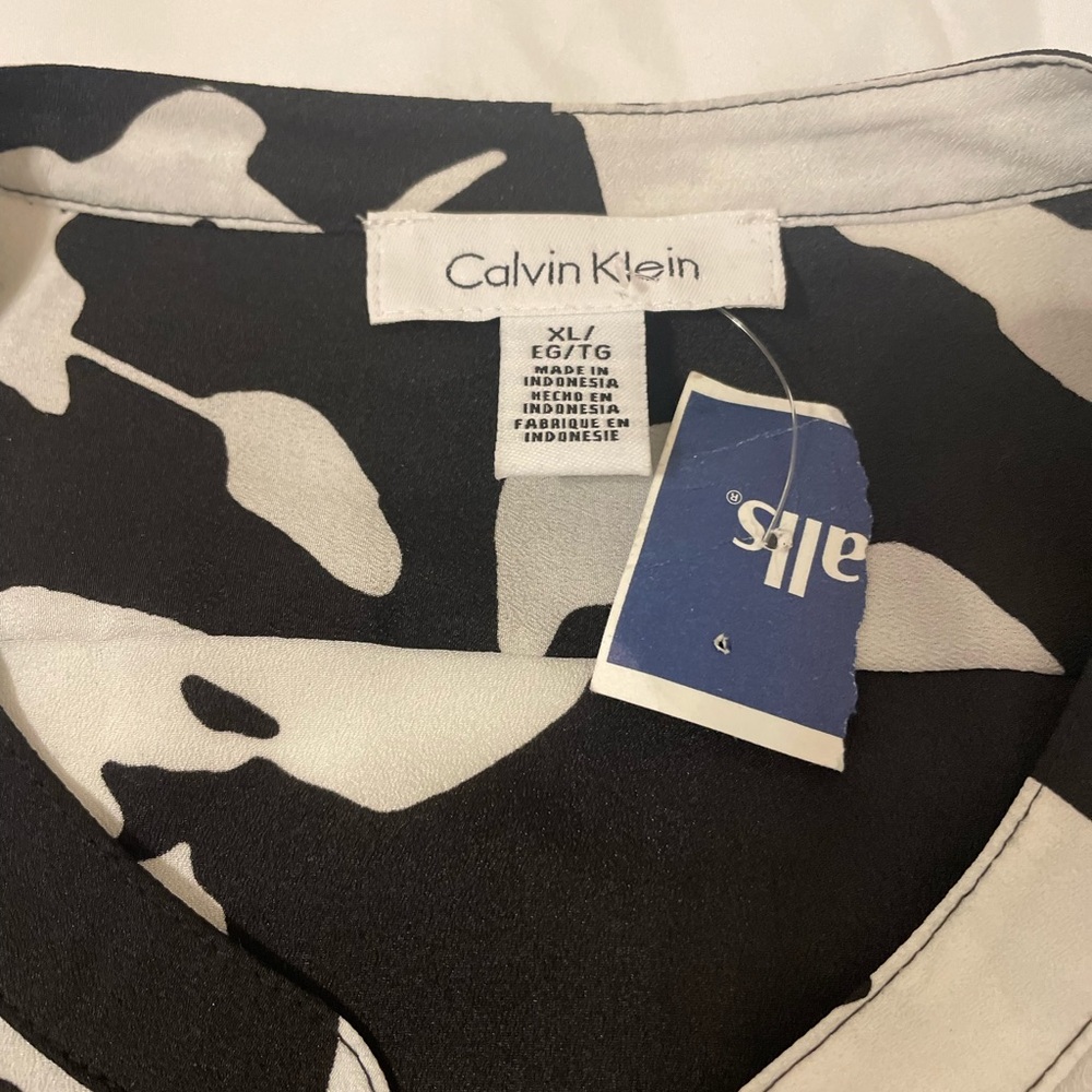 Calvin Klein- Black and White Blouse - XL